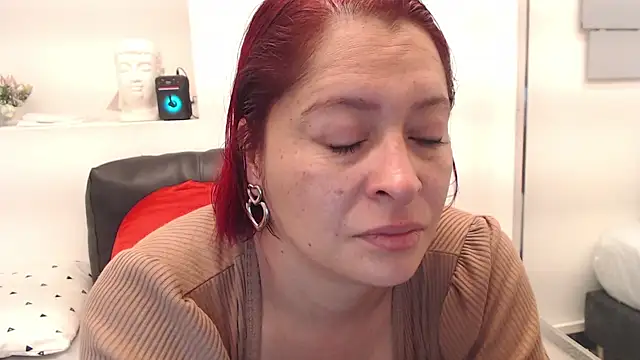 eva twiss online show from 11/18/25, 12:31