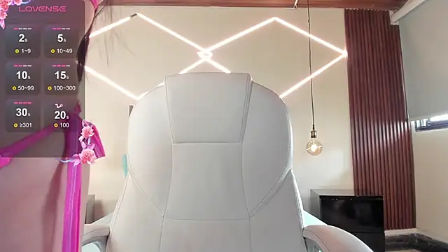 BellaClaiir online show from 04/10/26, 02:55