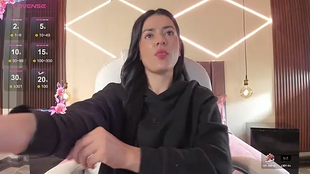 BellaClaiir online show from 04/16/26, 03:24