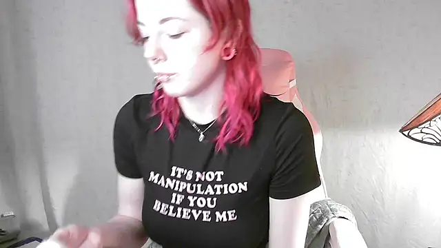 Snapshot of GoddessPinxx chatting on 12/24/24, 10:39 GoddessPinxx online show from 12/24/24, 10:39