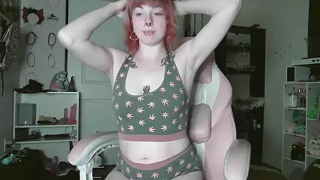 GoddessPinxx online show from 05/18/26, 04:29