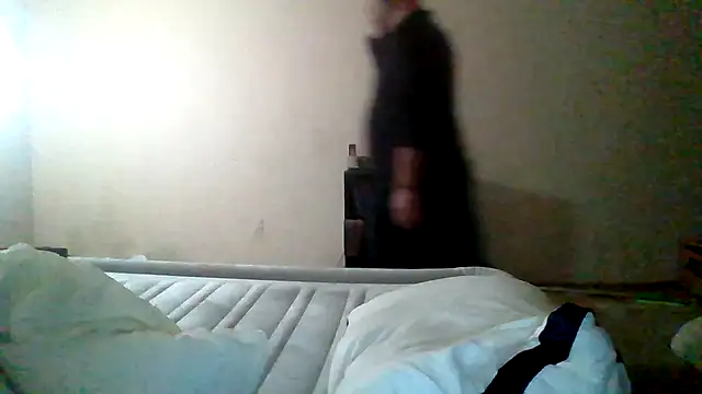 Snapshot of Exhibitionist040577 chatting on 10/25/25, 05:08 Exhibitionist040577 online show from 10/25/25, 05:08