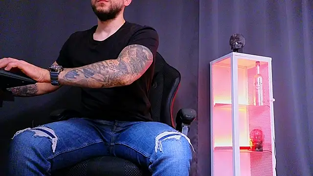 MightyAaron66 online show from 03/01/25, 08:45