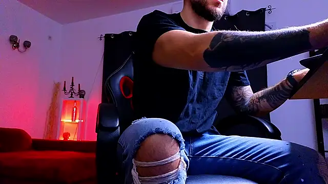 MightyAaron66 online show from 10/12/25, 01:48