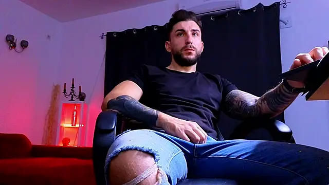 MightyAaron66 online show from 10/31/25, 03:29