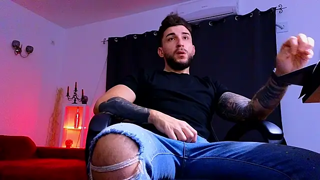 MightyAaron66 online show from 11/04/25, 04:22