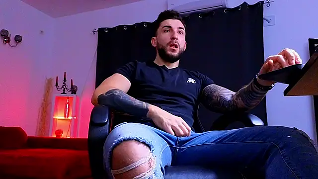 MightyAaron66 online show from 11/30/25, 04:49