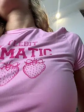 cuteluci  online show from 03/11/26, 11:16