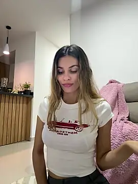 cuteluci  online show from 07/08/26, 06:40