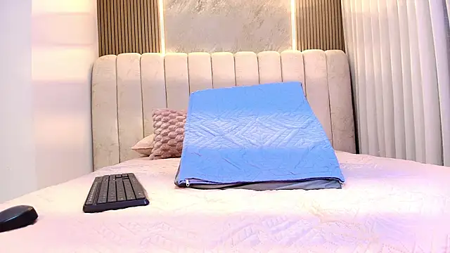 kata hazel online show from 11/13/25, 07:13