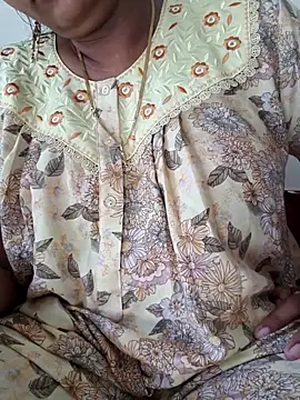 samitasharma online show from 04/10/26, 03:23