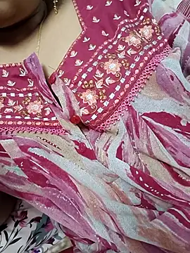 Snapshot of samitasharma chatting on 04/22/26, 05:03 samitasharma online show from 04/22/26, 05:03
