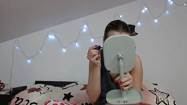 SweetMaddy888 online show from 01/12/25, 04:10