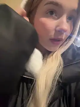 Baby Tiny online show from 02/04/25, 05:55
