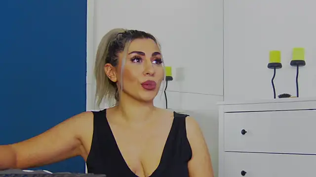 CelineMeyerr online show from 10/17/25, 05:32