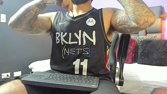 Lyon vach online show from 09/18/25, 09:17