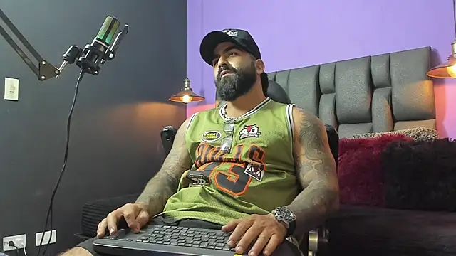 Lyon vach online show from 09/23/25, 08:12