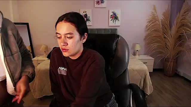 Icysweetcam online show from 11/29/25, 10:29