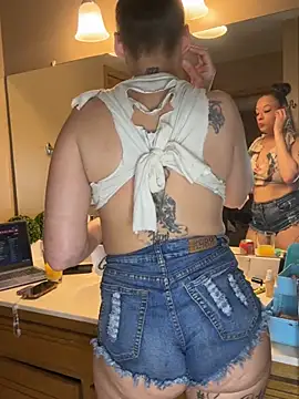 Snapshot of JusticeXXX68 chatting on 12/15/24, 03:24 JusticeXXX68 online show from 12/15/24, 03:24