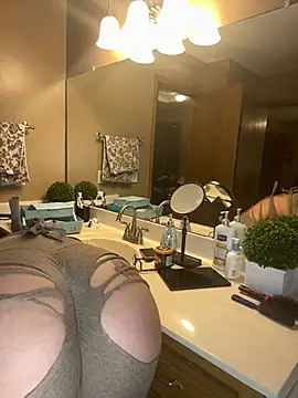 Snapshot of JusticeXXX68 chatting on 12/27/24, 04:47 JusticeXXX68 online show from 12/27/24, 04:47