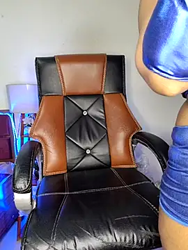 Snapshot of Black-Pearll chatting on 03/13/25, 03:39 Black-Pearll online show from 03/13/25, 03:39