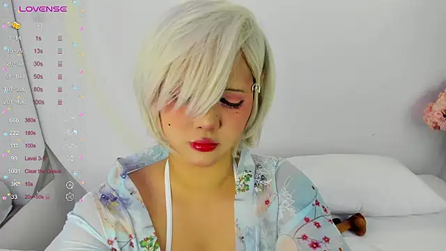 Snapshot of NanaOsaky chatting on 02/04/25, 12:33 NanaOsaky online show from 02/04/25, 12:33