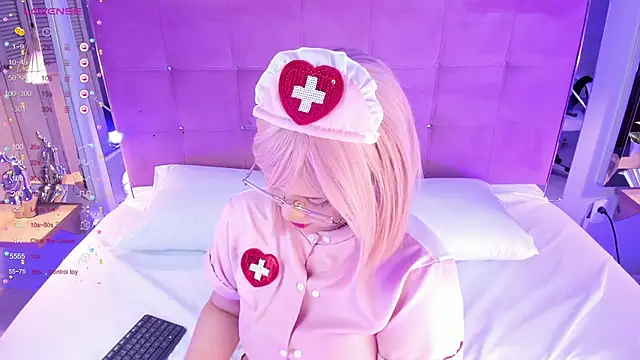 NanaOsaky online show from 11/12/25, 12:38