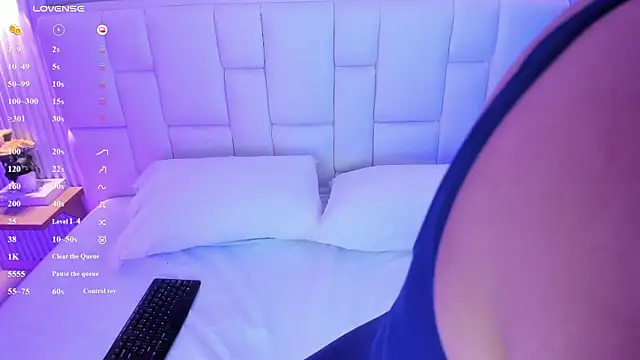 NanaOsaky online show from 03/24/26, 11:48