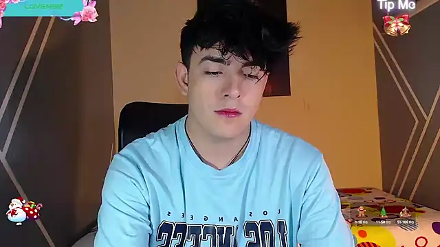 Snapshot of nolan_twink1 chatting on 12/12/24, 05:37 nolan twink1 online show from 12/12/24, 05:37