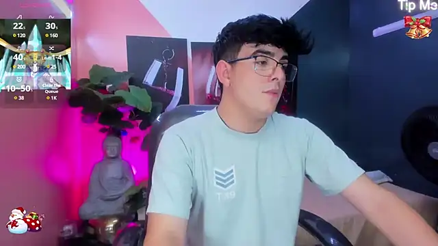 Snapshot of nolan_twink1 chatting on 12/14/24, 09:24 nolan twink1 online show from 12/14/24, 09:24