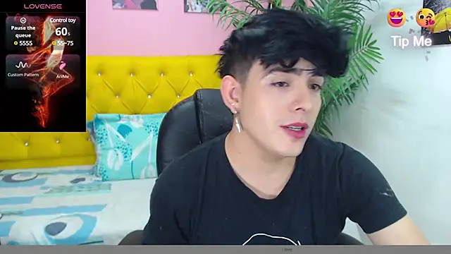 Snapshot of nolan_twink1 chatting on 02/18/25, 05:42 nolan twink1 online show from 02/18/25, 05:42