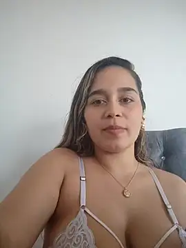 LaurenWelly  online show from 02/23/25, 09:26