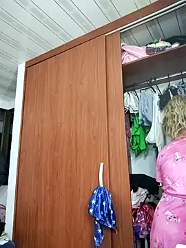 LaurenWelly  online show from 03/18/25, 04:37