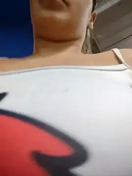 LaurenWelly  online show from 11/19/25, 11:05