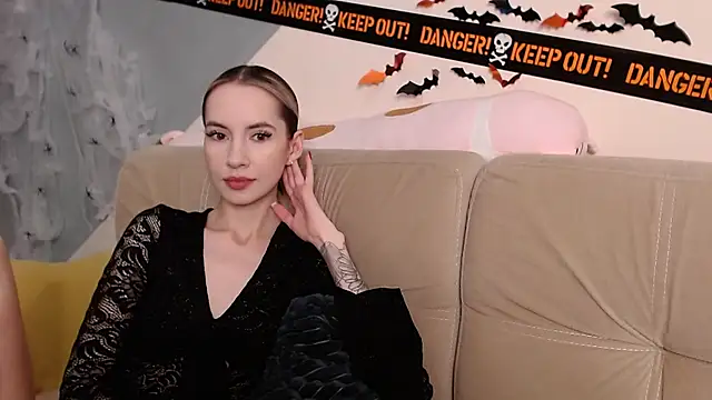 AmbrielHailey online show from 11/04/25, 12:32