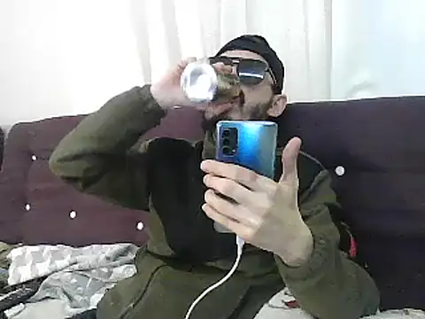 Snapshot of kallaviz chatting on 12/15/25, 06:12 kallaviz online show from 12/15/25, 06:12