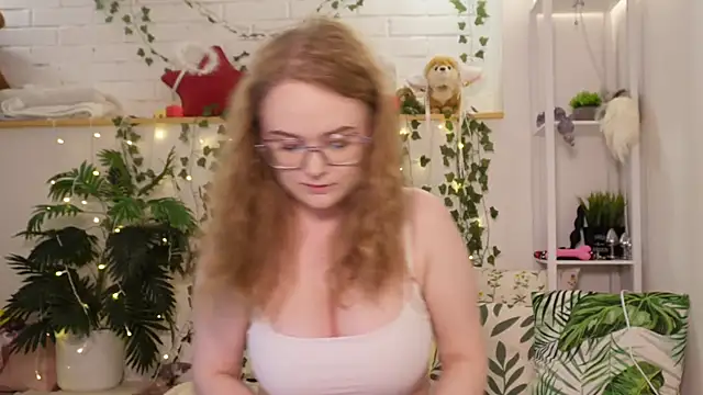 MonicaAsis online show from 10/18/25, 05:57