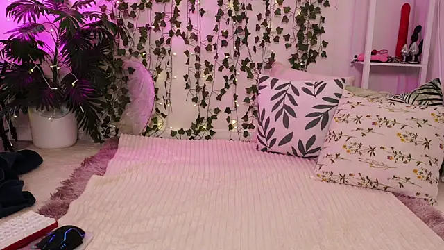 MonicaAsis online show from 04/18/26, 06:01