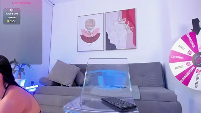 Snapshot of sofiiajones chatting on 11/12/25, 03:07 sofiiajones online show from 11/12/25, 03:07