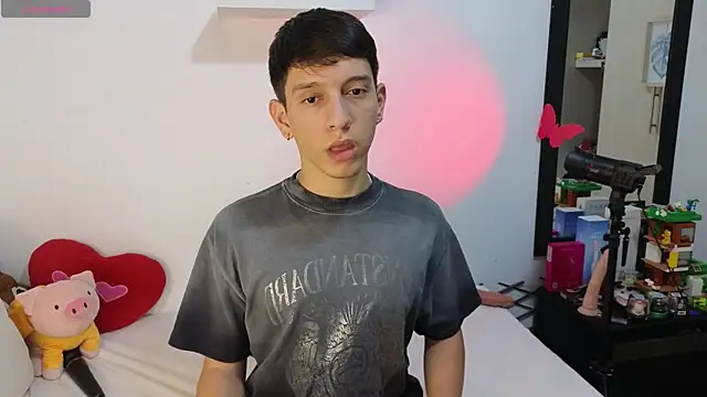 milky  boy  online show from 04/07/26, 11:37