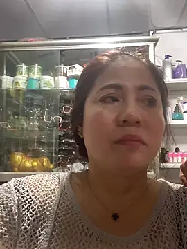 Snapshot of Cesywet chatting on 02/17/25, 08:19 Cesywet online show from 02/17/25, 08:19