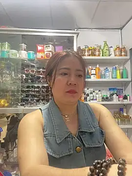 Snapshot of Cesywet chatting on 02/27/25, 02:32 Cesywet online show from 02/27/25, 02:32