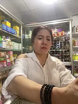 Snapshot of Cesywet chatting on 03/11/25, 03:48 Cesywet online show from 03/11/25, 03:48