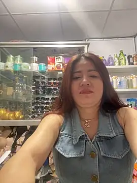 Snapshot of Cesywet chatting on 03/14/25, 02:20 Cesywet online show from 03/14/25, 02:20