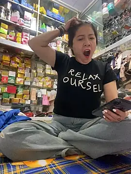 Snapshot of Cesywet chatting on 03/20/25, 07:03 Cesywet online show from 03/20/25, 07:03