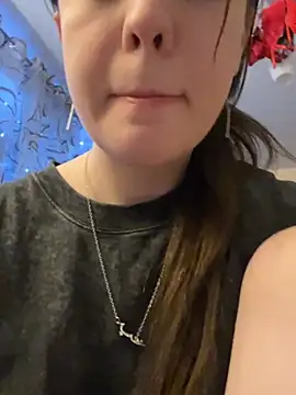 Snapshot of Lynn_Eleanor chatting on 04/07/26, 06:19 Lynn Eleanor online show from 04/07/26, 06:19