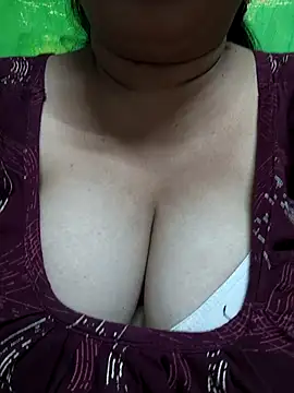 Snapshot of Rinki_Guptaa chatting on 02/14/25, 06:19 Rinki Guptaa online show from 02/14/25, 06:19