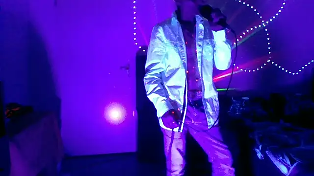 Snapshot of brunoguunot chatting on 12/20/25, 09:22 brunoguunot online show from 12/20/25, 09:22