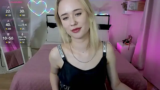 Snapshot of SashaBrooks chatting on 02/06/25, 09:17 SashaBrooks online show from 02/06/25, 09:17