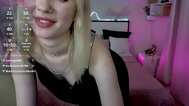 Snapshot of SashaBrooks chatting on 02/07/25, 12:20 SashaBrooks online show from 02/07/25, 12:20